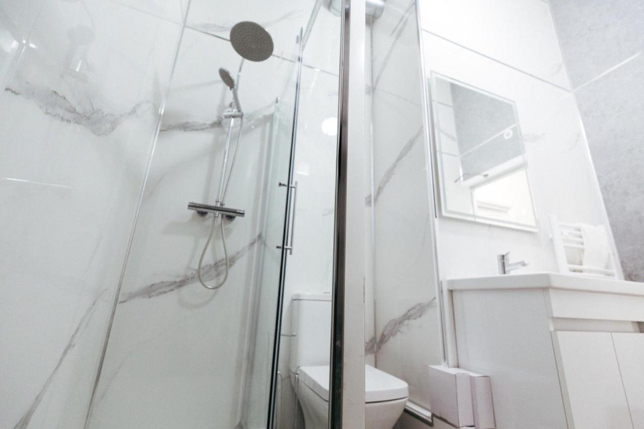 Stylish Comfort In London Finchley Eksteriør billede